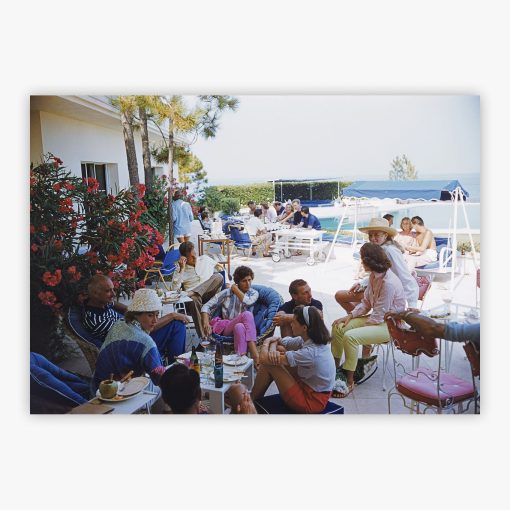Riviera Crowd