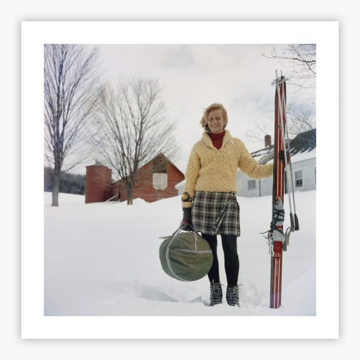 Skiing Waitress - Image 2