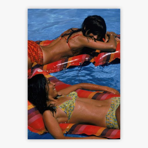 Girls On Lilos