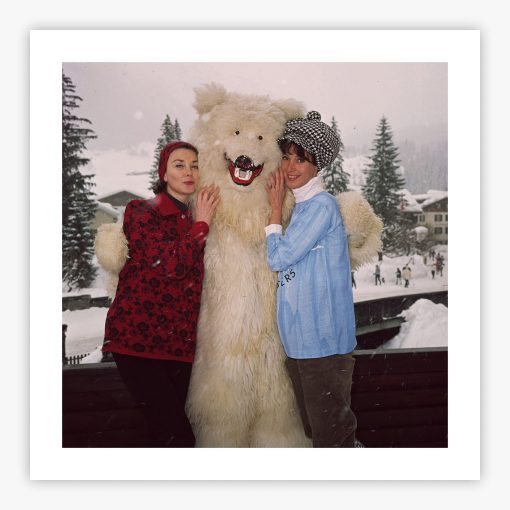 Models And Bear - Image 2