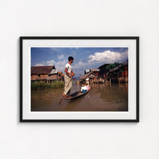 Leg Rowing On Inle Lake - Image 3