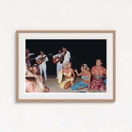 Stars At Acapulco Beach Party - Image 7