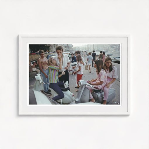 Young Holidaymakers - Image 5